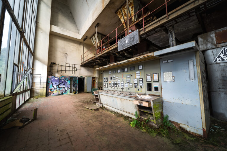 Power Plant Cyclonkessel Kraftwerk control room - Papierfabriek H - Centrale verte abandonnée - Urbex Deutschland